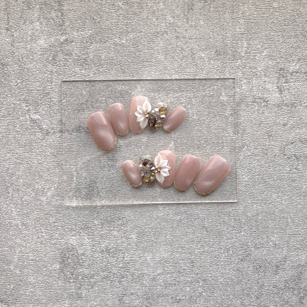 Mauve Fleur Jewel Magnet