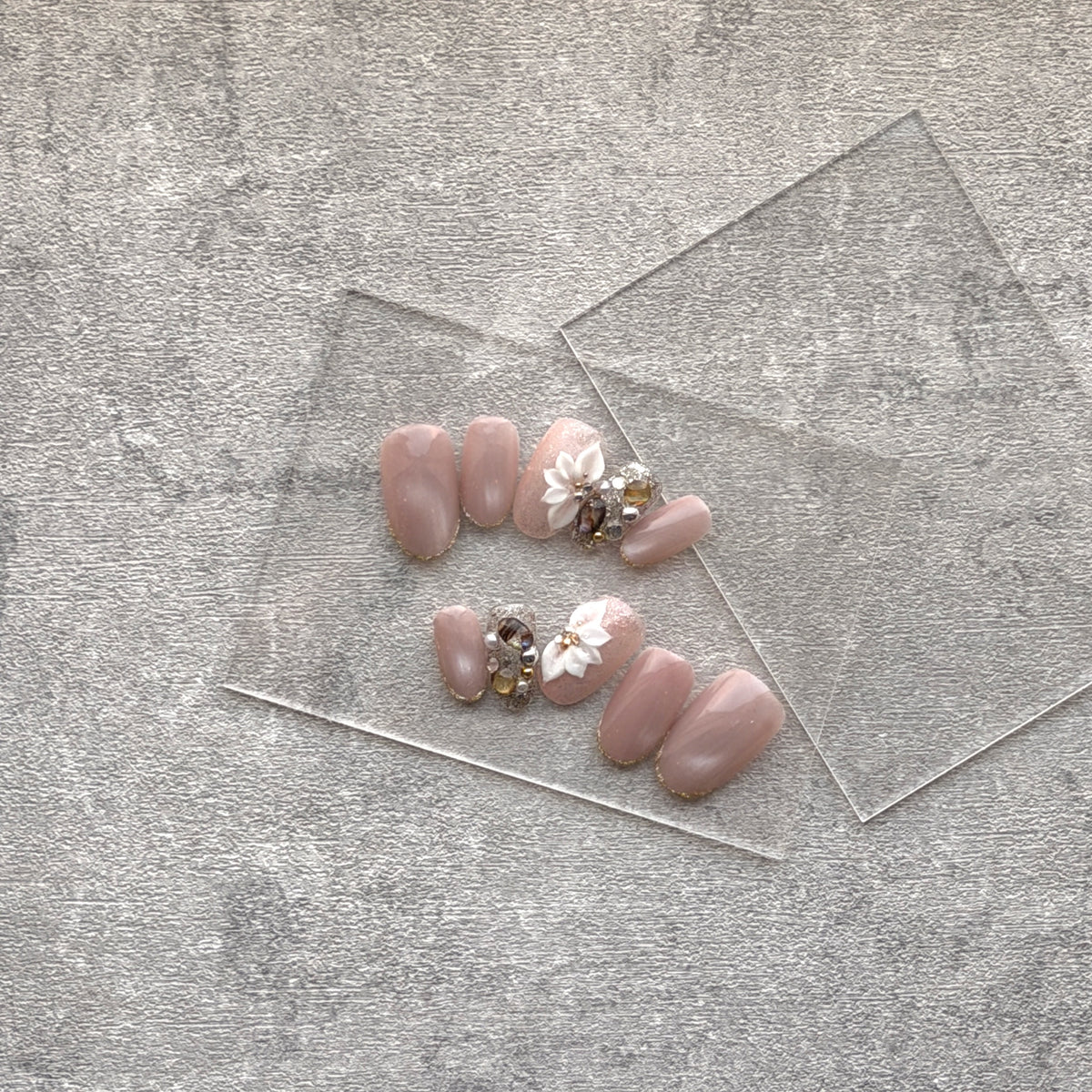 Mauve Fleur Jewel Magnet