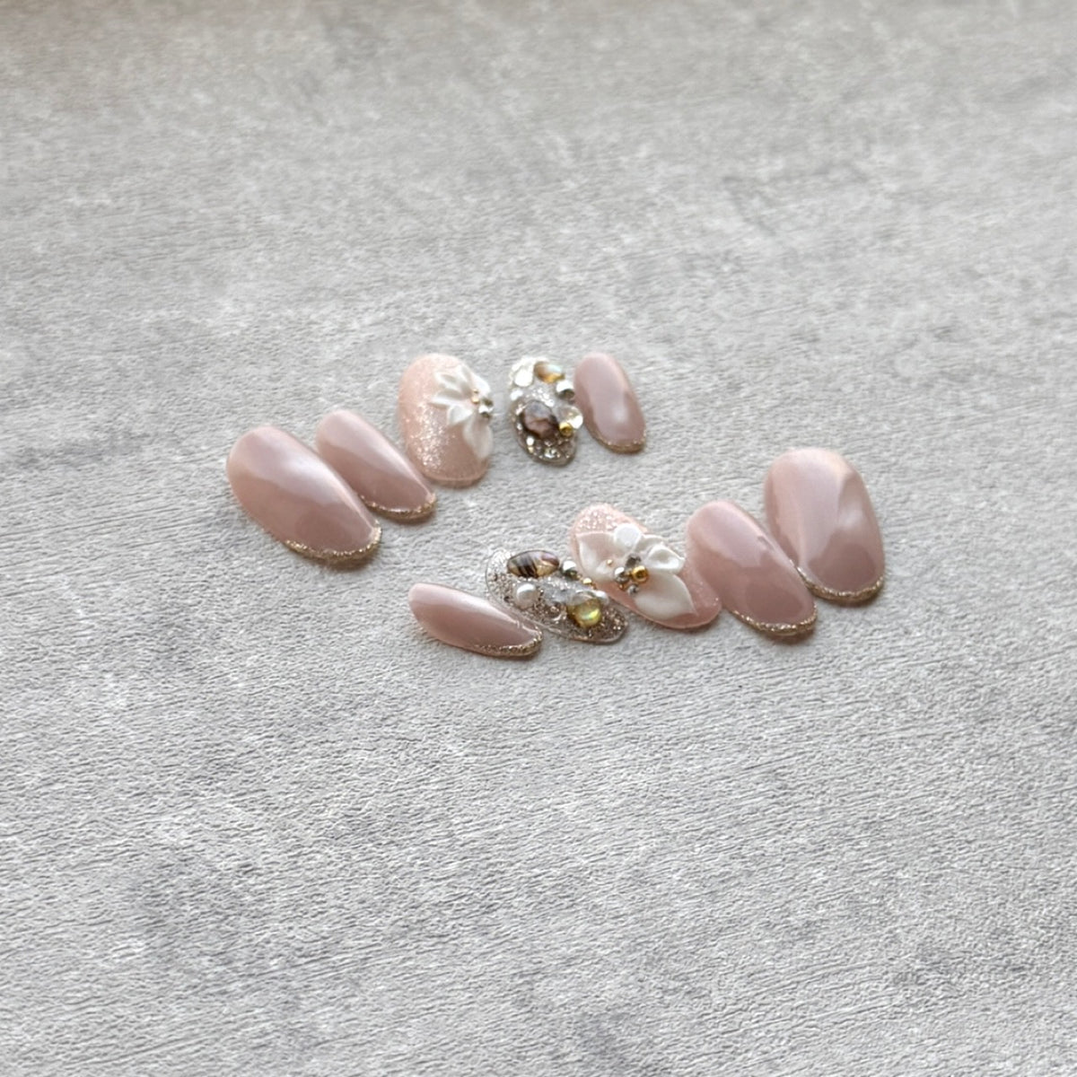 Mauve Fleur Jewel Magnet