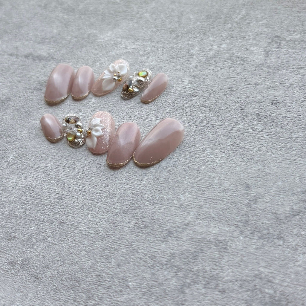 Mauve Fleur Jewel Magnet